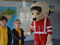 Hatherleigh Primary School children meet Ambrose the Devon Air Ambulance mascot