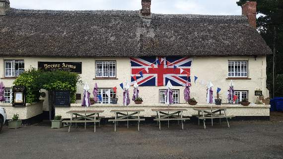 Pub landlord keeps his village fed during crisis