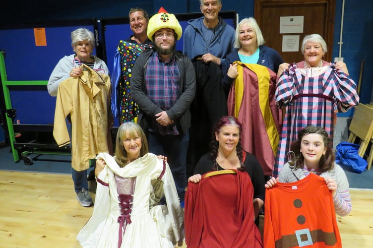                           Courtenay Players prepare for Dick Whittington     