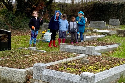 Schoolchildren help cemetery to go 'green'