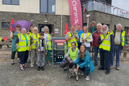 VIDEO: New litter picking station officially opened in Simmons Park