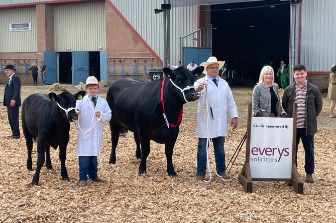 Thor Atkinson and his son from Cumbria are annual Show exhibitors and were among the prizewinners in the Aberdeen Angus classes.  AQ 2774 

