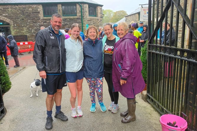 Dotty King (third from left and her friends the Blamey family with Lauren, 15, (second from left) who organised a charity run in support of Dotty.